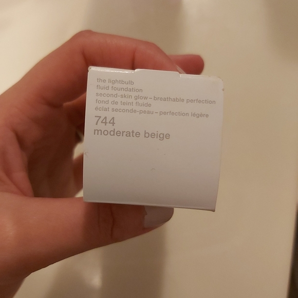 Shu Uemura The Lightbulb Fluid Foundation - Picture 2 of 6